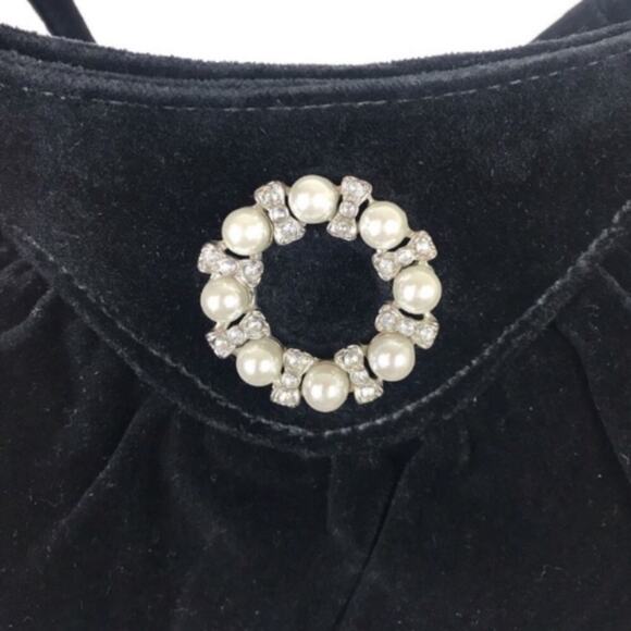 Cutest Little Old Navy Black Velvet Clutch Purse Pearl Bow Gems Dance Evening - Picture 5 of 8